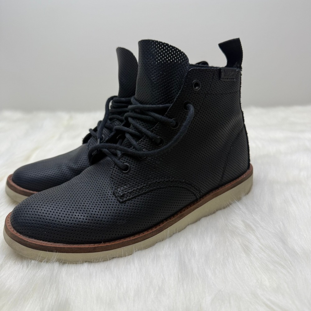Vans |‎ Perforated Leather Lace Up Chukka Boots Casual in Black - Picture 8 of 8